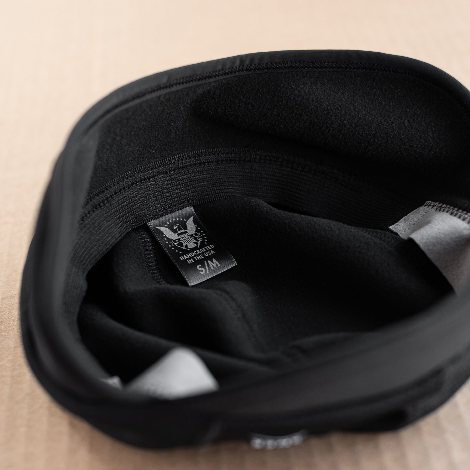 snek cycling hardface winter cap internal fleece lining, headband and cap construction