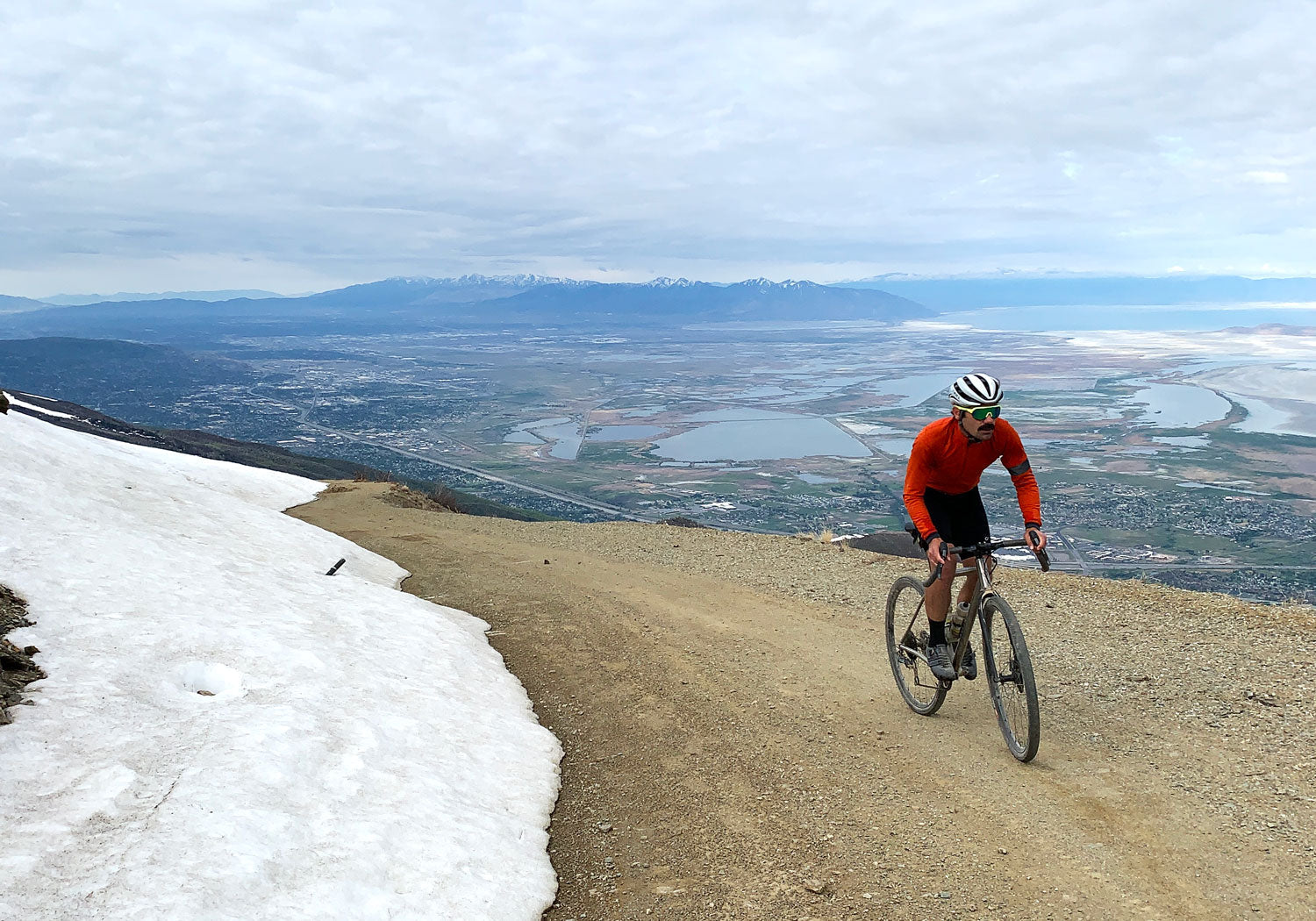 How to Prepare for Cycling in Changing Temperatures and Conditions