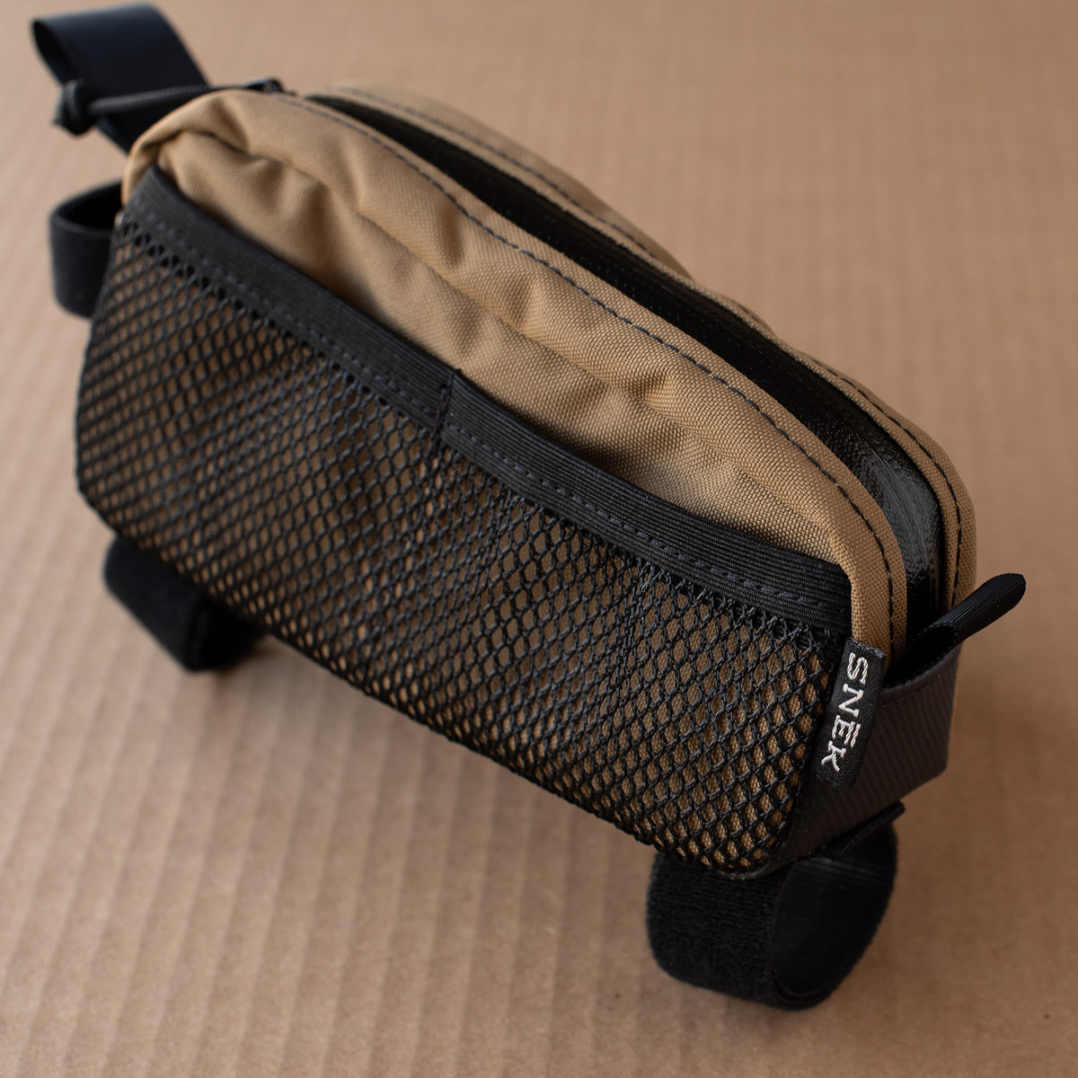 snek cycling top tube bag picture of side external pockets